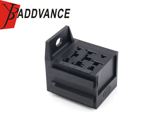 8JA003526001 Hella Automotive Electrical Custom 9 Pin Plastic Quick Connect Relay Holder